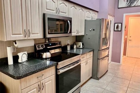 House in Spring Hill, Florida 2 bedrooms, 170.29 sq.m. № 1751304 - photo 6