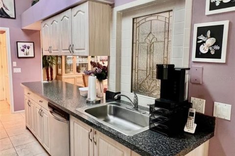 House in Spring Hill, Florida 2 bedrooms, 170.29 sq.m. № 1751304 - photo 7