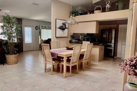 House in Spring Hill, Florida 2 bedrooms, 170.29 sq.m. № 1751304 - photo 4