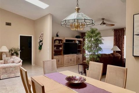 House in Spring Hill, Florida 2 bedrooms, 170.29 sq.m. № 1751304 - photo 10