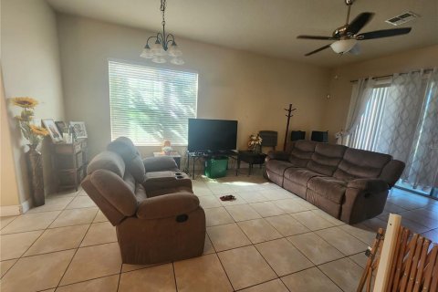 Adosado en venta en Kissimmee, Florida, 3 dormitorios, 164.99 m2 № 2128006 - foto 6