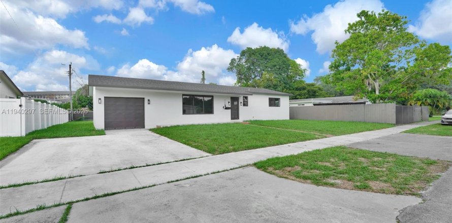 Дом в Майами-Гарденс, Флорида 3 спальни, 129.32м2 № 1997381