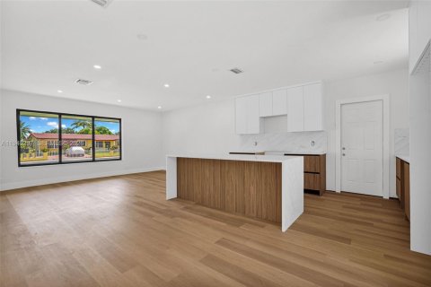 Купить виллу или дом в Майами-Гарденс, Флорида 3 спальни, 129.32м2, № 1997381 - фото 15