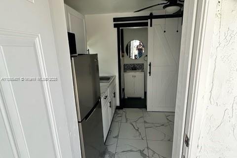 House in Miami, Florida 5 bedrooms, 179.49 sq.m. № 1892935 - photo 9