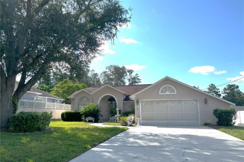 Casa en venta en Spring Hill, Florida, 3 dormitorios, 165.27 m2 № 1878127 - foto 1