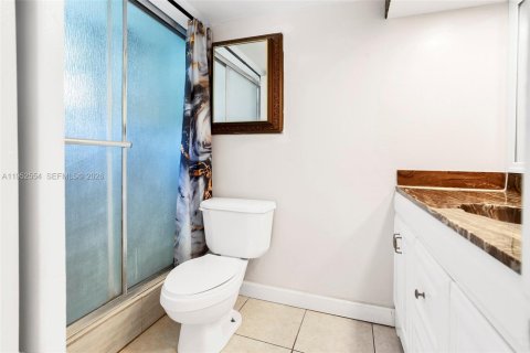 Condo in Lauderdale Lakes, Florida, 2 bedrooms № 2054441 - photo 20