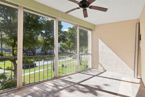 Condo in Lauderdale Lakes, Florida, 2 bedrooms № 2054441 - photo 29