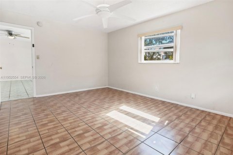 Condo in Lauderdale Lakes, Florida, 2 bedrooms № 2054441 - photo 19