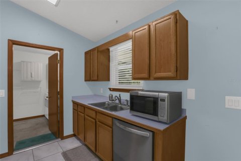 House in Deltona, Florida 2 bedrooms, 115.76 sq.m. № 2196918 - photo 4