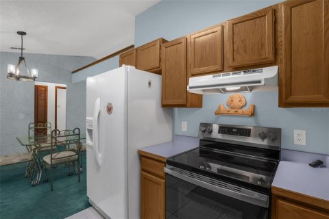 House in Deltona, Florida 2 bedrooms, 115.76 sq.m. № 2196918 - photo 12