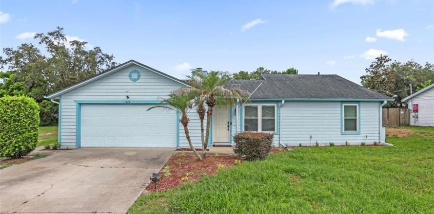 House in Deltona, Florida 2 bedrooms, 115.76 sq.m. № 2196918