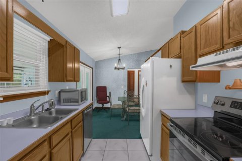 House in Deltona, Florida 2 bedrooms, 115.76 sq.m. № 2196918 - photo 13