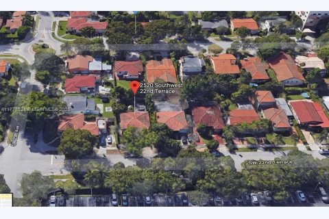 Casa en alquiler en Miami, Florida, 3 dormitorios, 149.11 m2 № 1770574 - foto 19