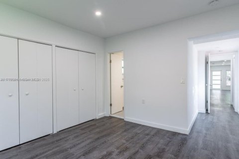 Casa en alquiler en Miami, Florida, 3 dormitorios, 149.11 m2 № 1770574 - foto 14