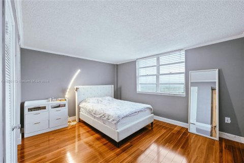 Condo in North Miami Beach, Florida, 1 bedroom  № 1860024 - photo 8
