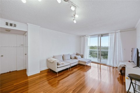 Condo in North Miami Beach, Florida, 1 bedroom  № 1860024 - photo 15