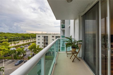 Condo in North Miami Beach, Florida, 1 bedroom  № 1860024 - photo 18