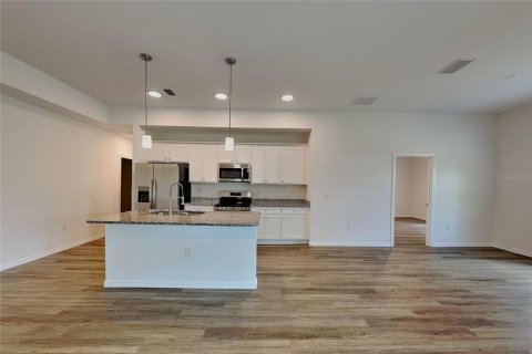 Villa ou maison à vendre à Port Charlotte, Floride: 3 chambres, 158.86 m2 № 2330367 - photo 2