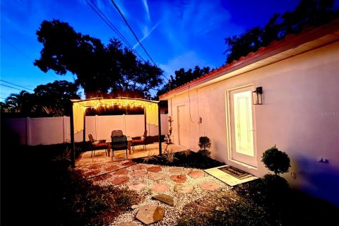 House in Saint Petersburg, Florida 3 bedrooms, 117.99 sq.m. № 2296514 - photo 22