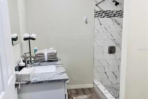 House in Saint Petersburg, Florida 3 bedrooms, 117.99 sq.m. № 2296514 - photo 16