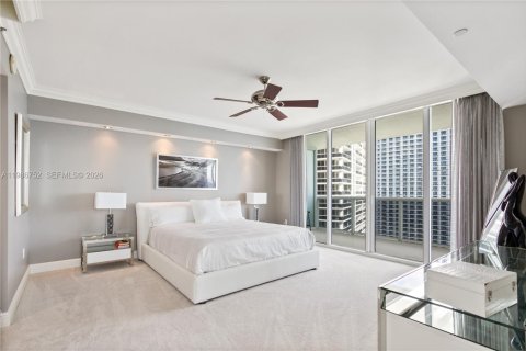 Condo in Hallandale Beach, Florida, 3 bedrooms  № 2053023 - photo 17