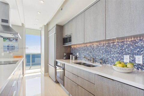 Condo in Hallandale Beach, Florida, 3 bedrooms  № 2053023 - photo 10