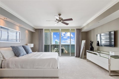 Condo in Hallandale Beach, Florida, 3 bedrooms  № 2053023 - photo 19