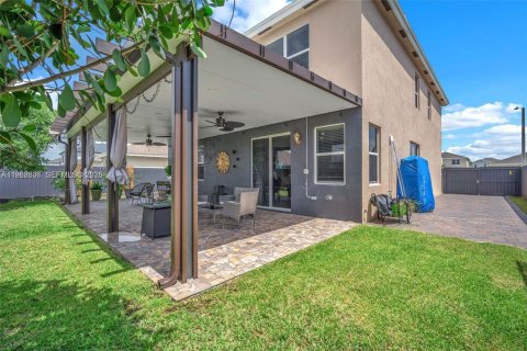 Casa en venta en Homestead, Florida, 5 dormitorios, 273.5 m2 № 2029973 - foto 2