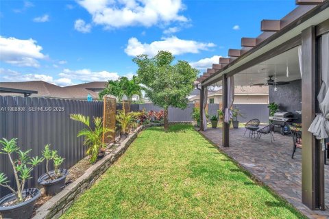 House in Homestead, Florida 5 bedrooms, 273.5 sq.m. № 2029973 - photo 4