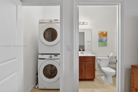 Купить виллу или дом в Хомстед, Флорида 5 спален, 273.5м2, № 2029973 - фото 16