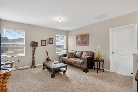 Купить виллу или дом в Хомстед, Флорида 5 спален, 273.5м2, № 2029973 - фото 20