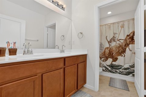 Купить виллу или дом в Хомстед, Флорида 5 спален, 273.5м2, № 2029973 - фото 30