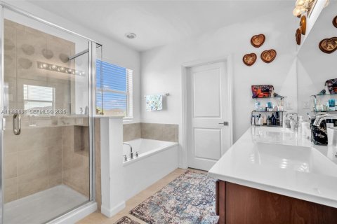 House in Homestead, Florida 5 bedrooms, 273.5 sq.m. № 2029973 - photo 14