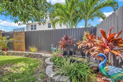 House in Homestead, Florida 5 bedrooms, 273.5 sq.m. № 2029973 - photo 6