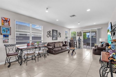 House in Homestead, Florida 5 bedrooms, 273.5 sq.m. № 2029973 - photo 10