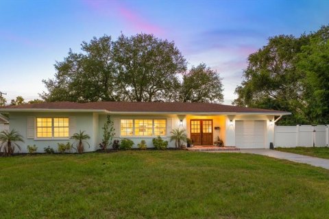 Casa en Belleair, Florida 3 dormitorios, 202.06 m2 № 2104806