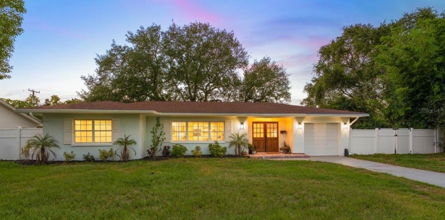 Casa en Belleair, Florida 3 dormitorios, 202.06 m2 № 2104806