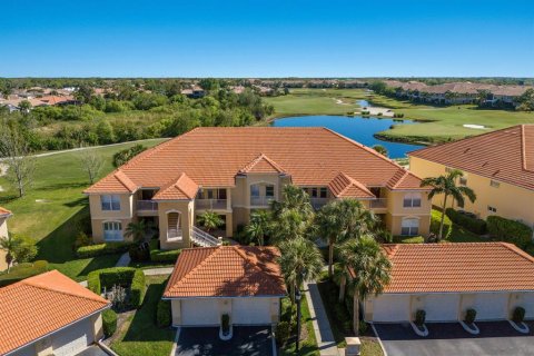 Condo in Lakewood Ranch, Florida, 2 bedrooms  № 1725393 - photo 1