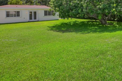 House in Miami Lakes, Florida 3 bedrooms, 150.69 sq.m. № 2182029 - photo 17