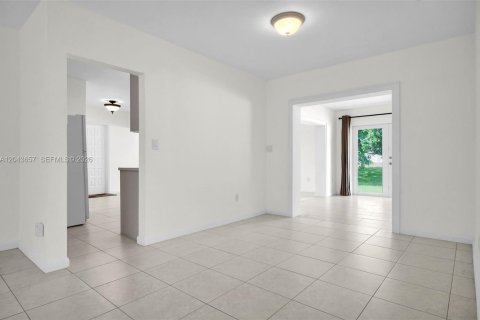 House in Miami Lakes, Florida 3 bedrooms, 150.69 sq.m. № 2182029 - photo 25