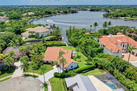 Casa en alquiler en Tequesta, Florida, 4 dormitorios, 291.81 m2 № 1121323 - foto 1