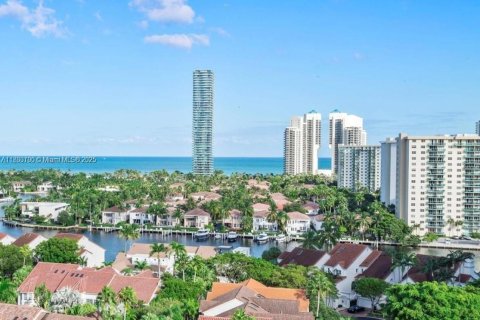 Condo in Aventura, Florida, 3 bedrooms  № 1889825 - photo 20