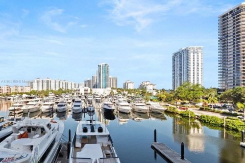 Condo in Aventura, Florida, 3 bedrooms  № 1889825 - photo 18