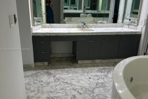 Condo in Aventura, Florida, 3 bedrooms  № 1889825 - photo 26