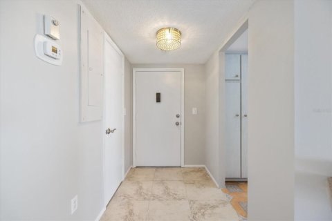 Condominio en alquiler en Sarasota, Florida, 2 dormitorios, 125.42 m2 № 1512467 - foto 3