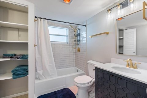 Condominio en alquiler en Sarasota, Florida, 2 dormitorios, 125.42 m2 № 1512467 - foto 17