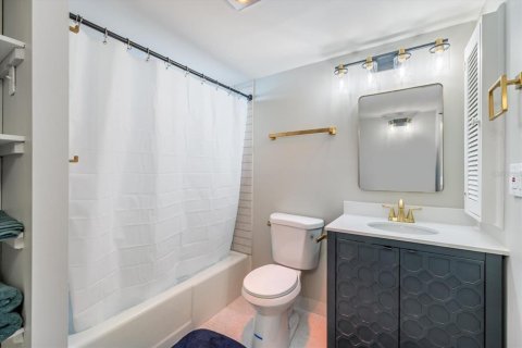 Condominio en alquiler en Sarasota, Florida, 2 dormitorios, 125.42 m2 № 1512467 - foto 16