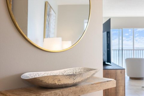 Condominio en alquiler en Sarasota, Florida, 2 dormitorios, 125.42 m2 № 1512467 - foto 4