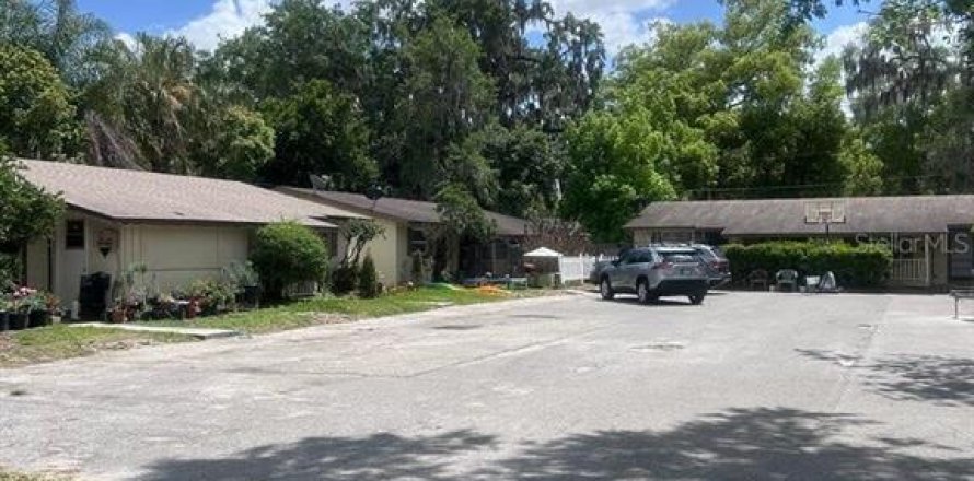 Commercial property in Apopka, Florida 2 bedrooms, 150.5 sq.m. № 2197045