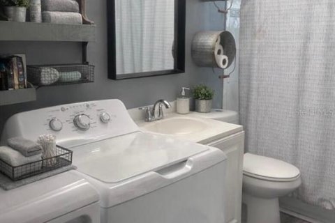 Commercial property in Apopka, Florida 2 bedrooms, 150.5 sq.m. № 2197045 - photo 4